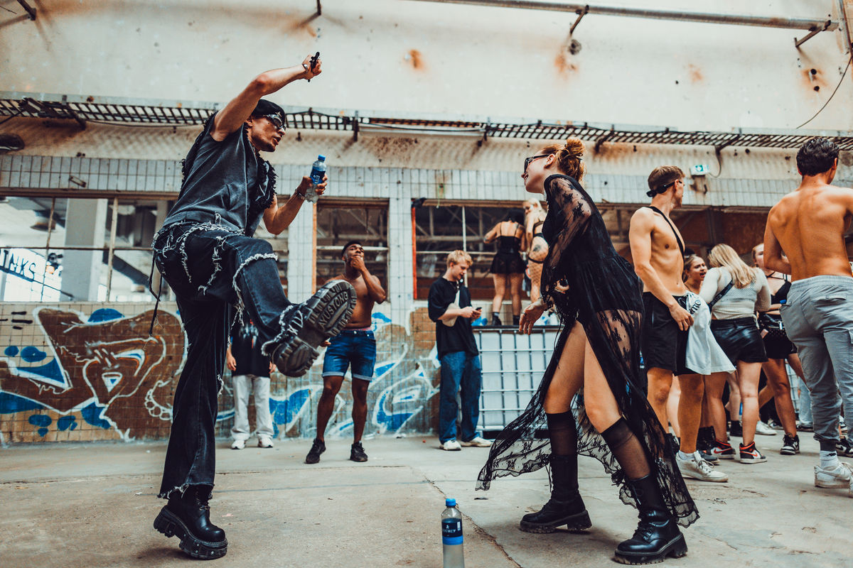 Loading... just a sec